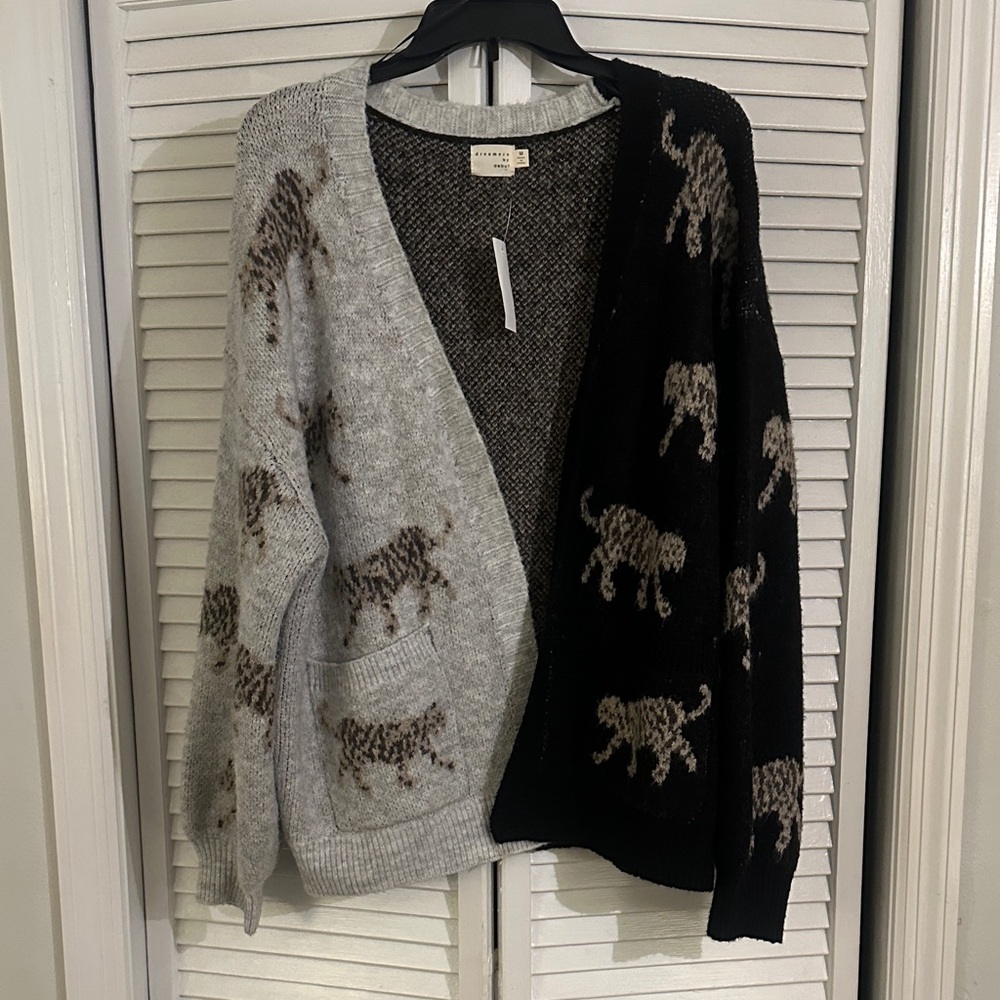 NWT Dreamers by Debut Two-Tone Leopard Cardigan - Gray and Black size Medium
